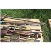 Image 4 : Pallet of Garden Tools Rakes Spades Shovels