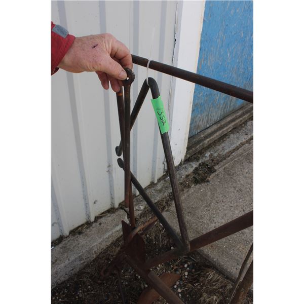 Dinner Bell Triangles 13"