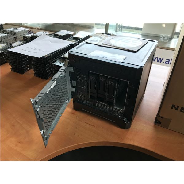 HP PROLIANT GEN 8 MICRO SERVER NAS COMES WITH 1-4 TB SATA, 2-256 HP PROLIANT GEN 8 MICRO SERVER NAS COMES WITH 1-4 TB SATA, 2-256