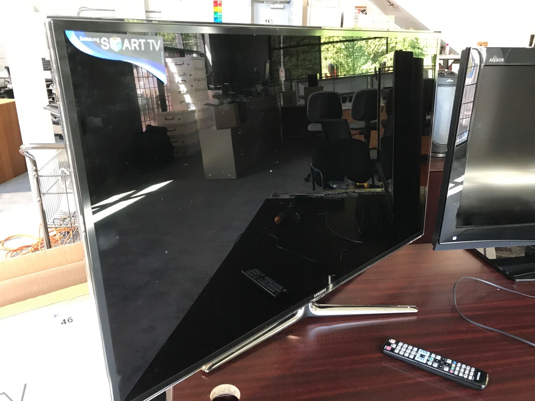 SAMSUNG 46" LED SMART TV - Able Auctions