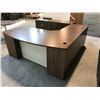 Image 2 : ASH 6' X 6.5' .BOWFRONT EXECUTIVE DESK (LH)