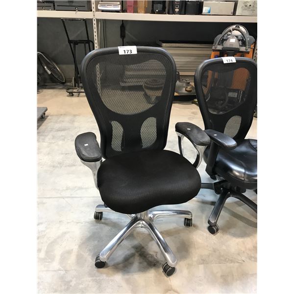 BLACK MESH HI-BACK TASK CHAIR S2