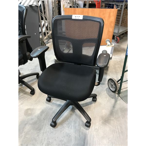 BLACK MESH MID-BACK TASK CHAIR S1