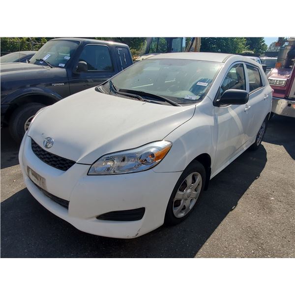 2009 TOYOTA MATRIX, 4DR HATCHBACK, WHITE, VIN # 2T1KU40E09C092892
