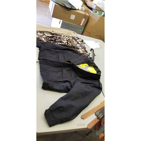 XXL CAMO PANTS, 40X32 PANTS, XL SAFETY JACKET