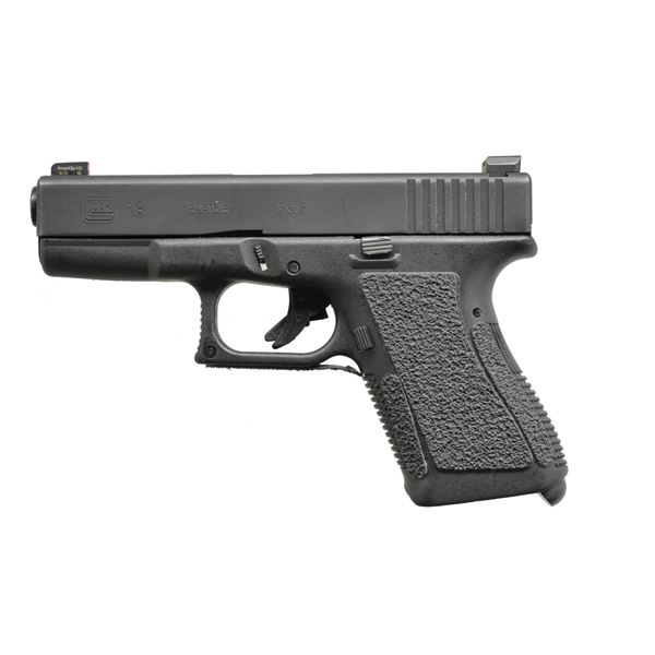 VERY CLEAN GLOCK 19 PISTOL.