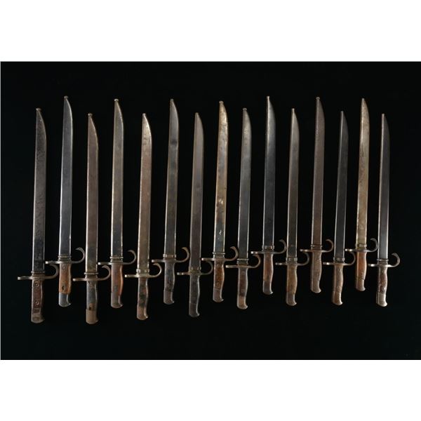 15 WWII JAPANESE ARISAKA BAYONETS.