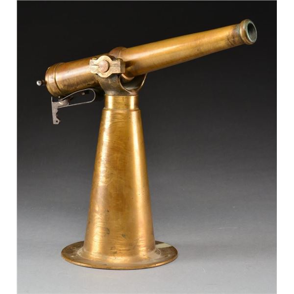 EARLY 20TH CENTURY DECK MOUNTED SIGNAL CANNON.