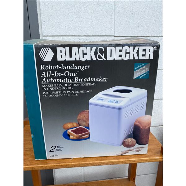 Black amd decker bread maker