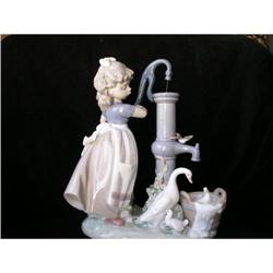 Lladro Porcelain Figurine of Girl at a Well #1864475