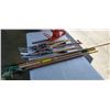 Image 1 : BUNDLE OF GARDEN TOOLS AND HEDGE TRIMMER