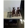 Image 1 : 4 JACK STANDS AND TILE CUTTER
