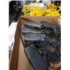 Image 2 : LOT OF MOTOROLA SPIRIT WALKIE TALKIES - ONE BATTERY