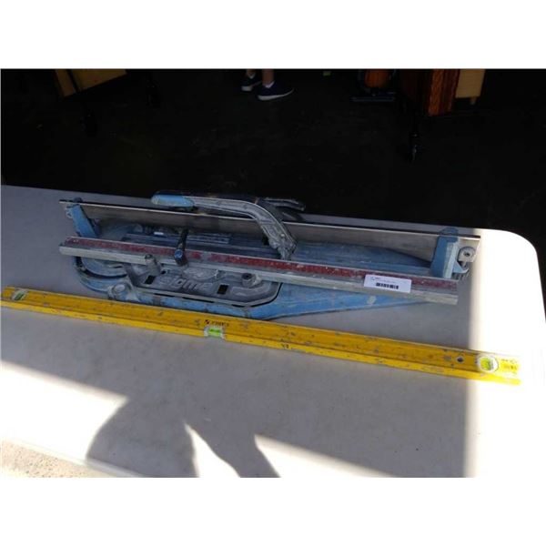 SIGMA TILE CUTTER AND LEVEL