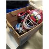 Image 3 : 2 BOXES HOCKEY GEAR, ROLLER SKATES, ICE SKATES