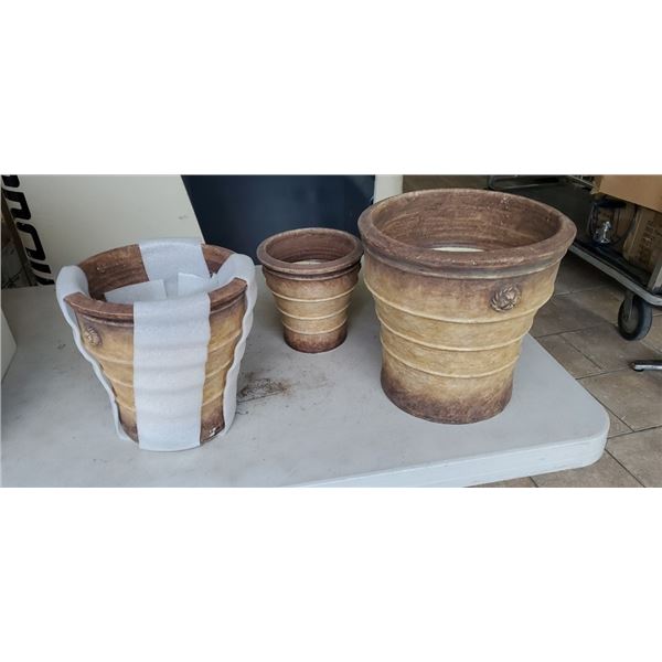 3 ceramic planters