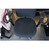 Image 2 : BLACK GAS LIFT OFFICE CHAIR WITH ADJUSTABLE ARMS