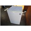 Image 1 : WHITE RCA BAR FRIDGE