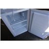 Image 3 : WHITE RCA BAR FRIDGE