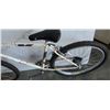 Image 4 : WHITE KONA CINDER CONE BIKE - WITH JOE MURRAY CUSTOM PAINT