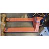 Image 2 : Orange 5500 pound pallet Jack