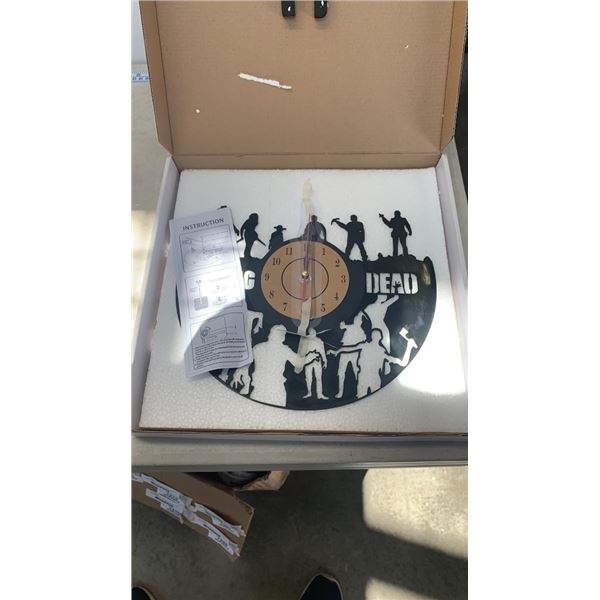 WALKING DEAD RECORD CLOCK