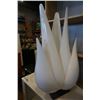 Image 2 : MODERN ABSTRACT LAMP