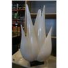 Image 3 : MODERN ABSTRACT LAMP