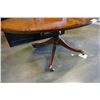 Image 2 : Oval Mahogany Pedestal Coffee Table