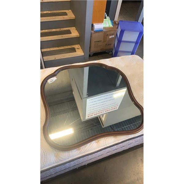 VINTAGE WALL MIRROR