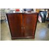 Image 2 : MODERN CABINET 34 INCHES WIDE X 20 DEEP X 37 TALL