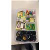 Image 2 : SMALL TOTE OF LEGO