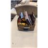 Image 1 : Box of NHL collectibles