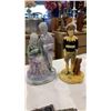 Image 2 : LOT OF GLASS AND PORCELAIN FIGURES, AND WALL HANGINGS