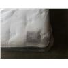 Image 6 : BRAND NEW KINGSIZE BEAUTYREST PLATINUM MATTRESS - BAG RIPPED AND SNAGGED TOP QUILT, DIRT SCUFF AT BO