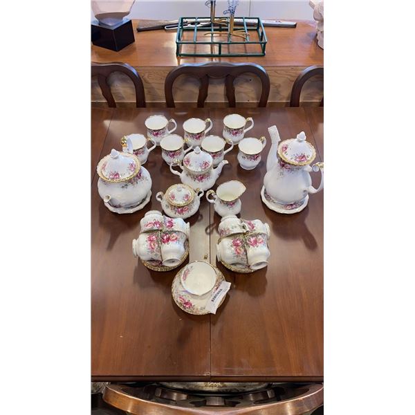 ROYAL ALBERT AUTUMN ROSES TEA  AND COFFEE SERVICE 36 PIECES - 2 TEAPOTS, 1 COFFEE POT, 2 TRIVETS, 9