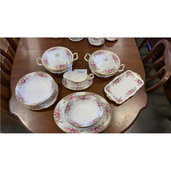 ROYAL ALBERT AUTUMN ROSES SERVING DISHES 18 PIECES - 4 OVAL BOWLS, 2 OVAL PLATES, 2 ROUND BOWLS, 2 C