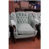 Image 3 : 3 piece Green Furniture set (2 love seats and a couch) - vintage