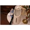 Image 3 : Household items, humidifer, foot spa, lamp, flower pots