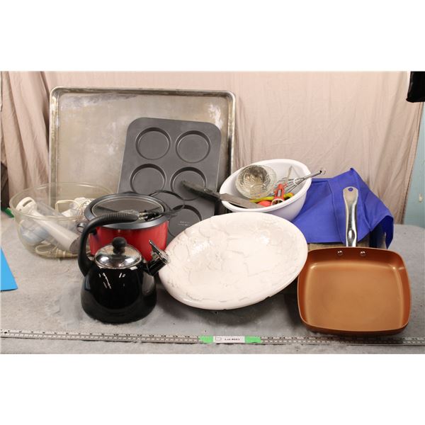 Lot of Kitchenware