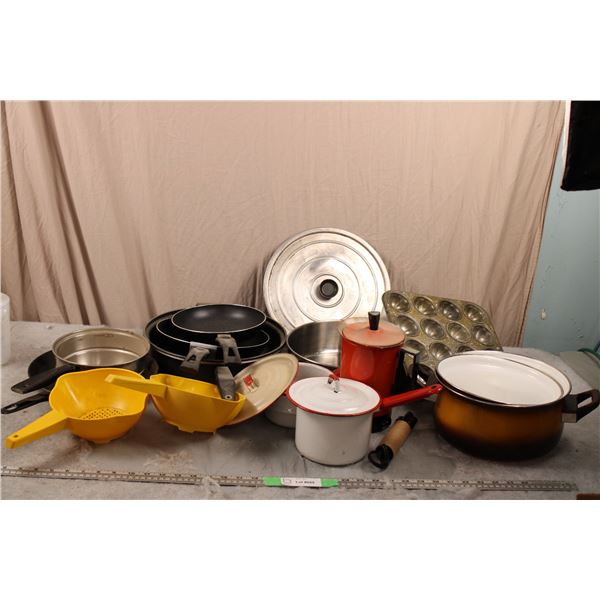 Lot of Kitchenware