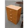 Image 1 : 4 Drawer Dresser 16" x 25"