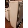 Image 2 : Monarch Ice Box (Old Fridge) 27" x 17" x 54" Tall