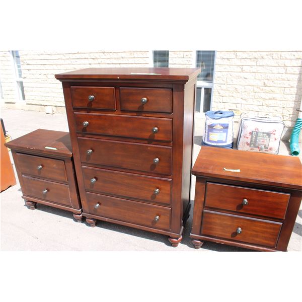 3 Piece Bedroom Suit 6 Drawer Dresser End Tables 2 Drawer