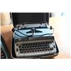 Image 5 : 2 Typewriters in Cases