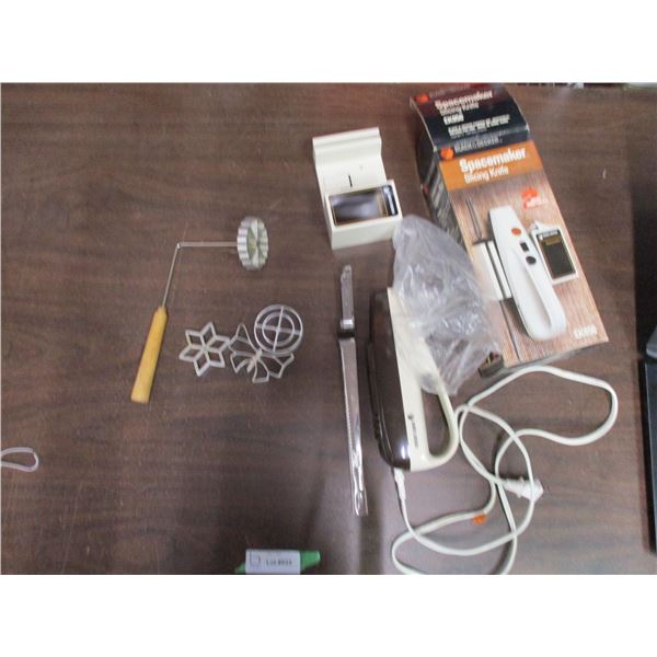 Black and Decker Spacemaker Slicing Knife and Aluminum Kitchen Tool