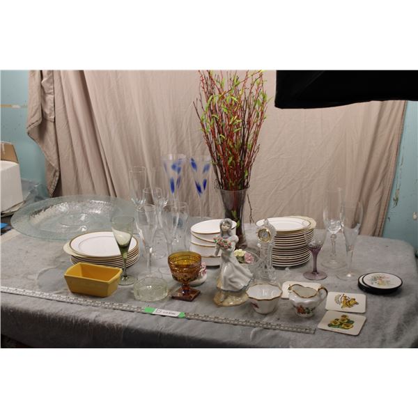 Lot of Glassware, Dishes, Ornaments, Etc