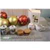Image 4 : Christmas Cream and Sugar Set Plus Christmas Decorations