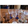 Image 4 : Clear Glass and Misc Glassware Lot