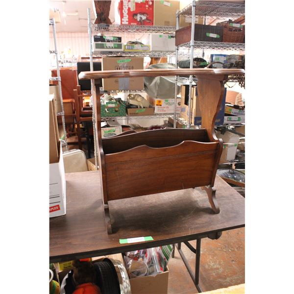 Magazine Stand 24" x 13"